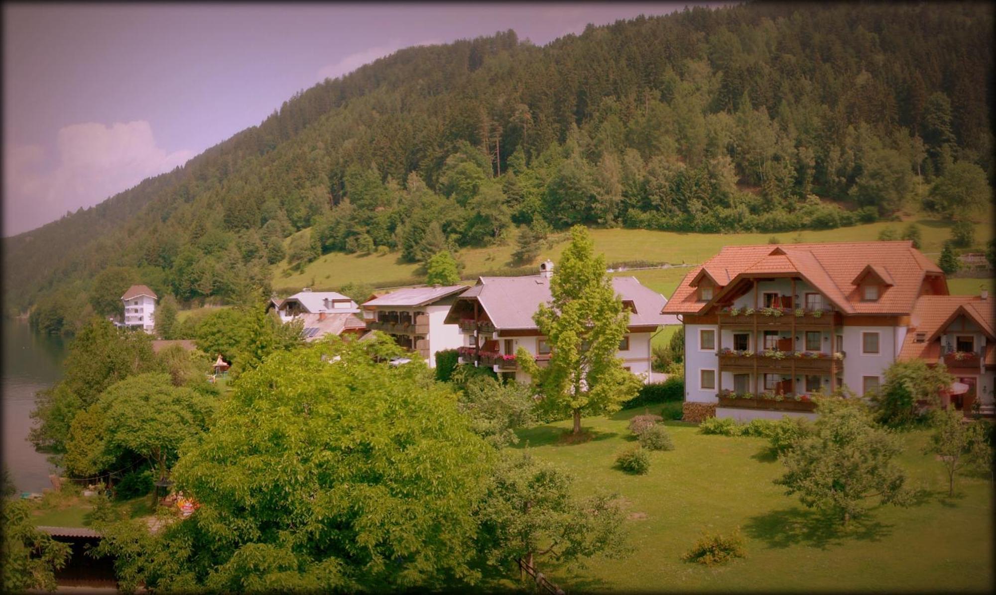 Ferienwohnungen Fischerhaus - Direkt Am See Millstatt Exterior foto