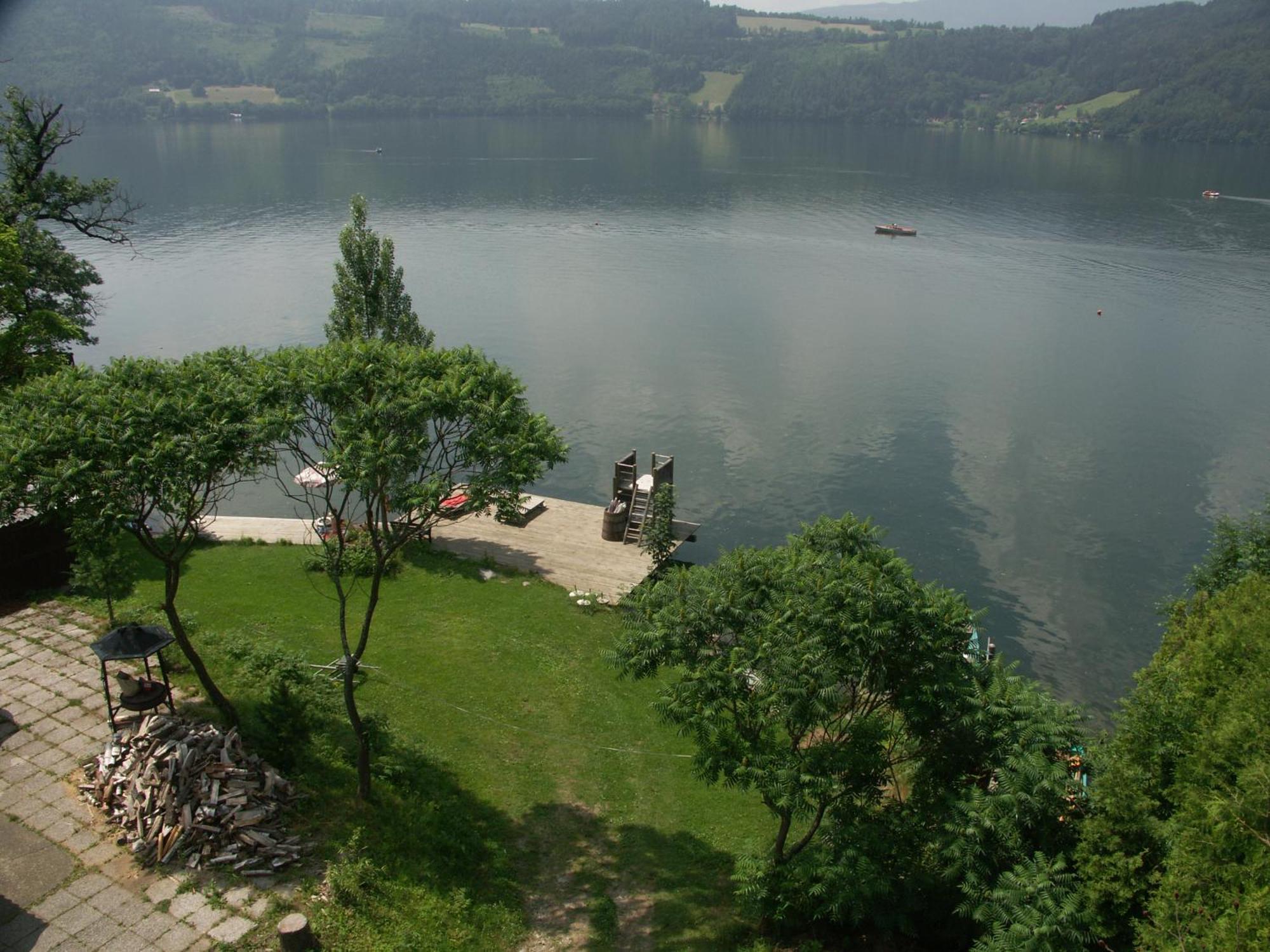 Ferienwohnungen Fischerhaus - Direkt Am See Millstatt Exterior foto